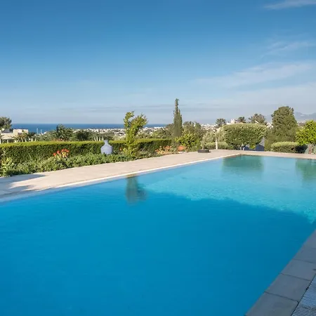 Amazing Sea View -3 Bed Ground Floor Garden Διαμέρισμα Κερύνεια