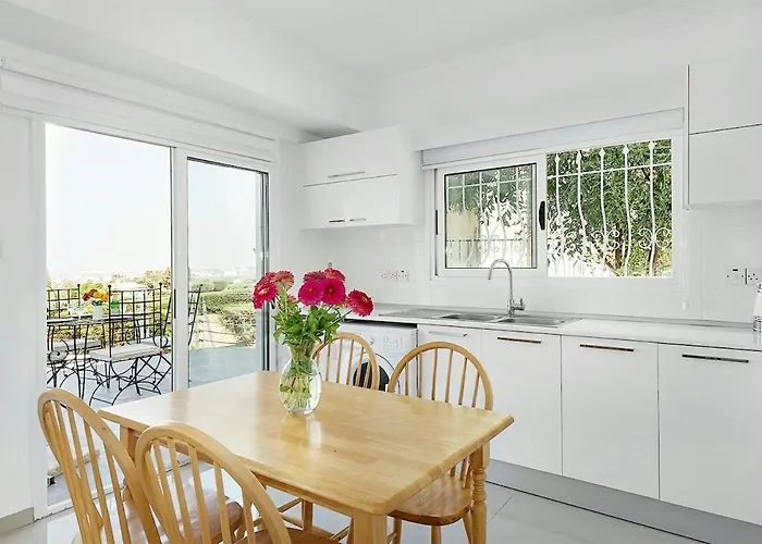 Διαμέρισμα Amazing Sea View -3 Bed Ground Floor Garden Κερύνεια