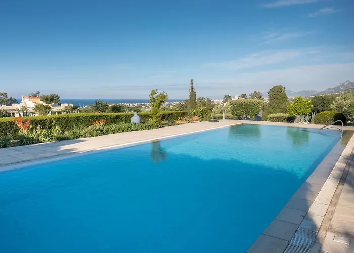 Amazing Sea View -3 Bed Ground Floor Garden Διαμέρισμα Κερύνεια