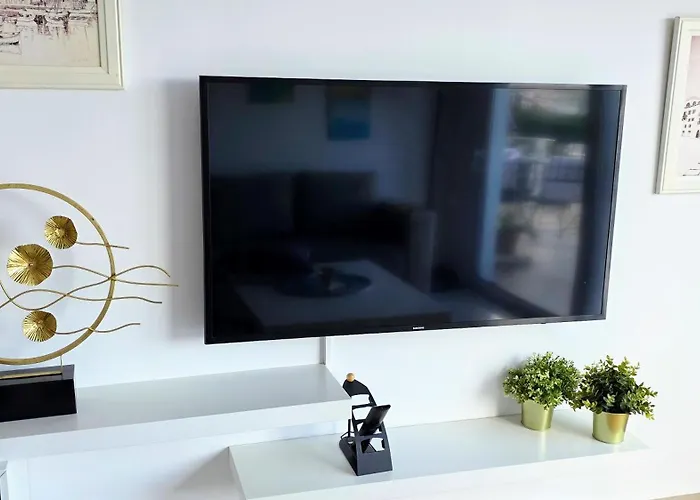 Amazing Sea View -3 Bed Ground Floor Garden * Κερύνεια