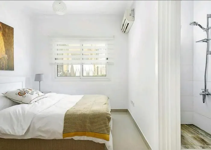 Amazing Sea View -3 Bed Ground Floor Garden 公寓