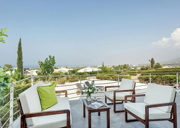 Amazing Sea View -3 Bed Ground Floor Garden