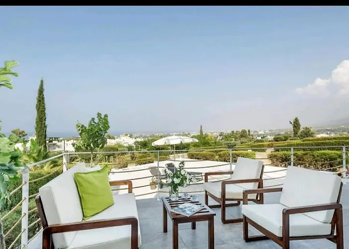 Amazing Sea View -3 Bed Ground Floor Garden Appartement Girne