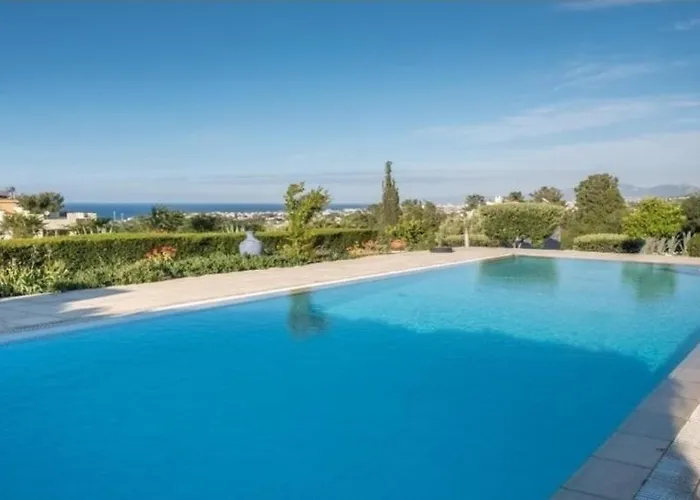 Amazing Sea View -3 Bed Ground Floor Garden Kyrenia (Northern Cyprus)